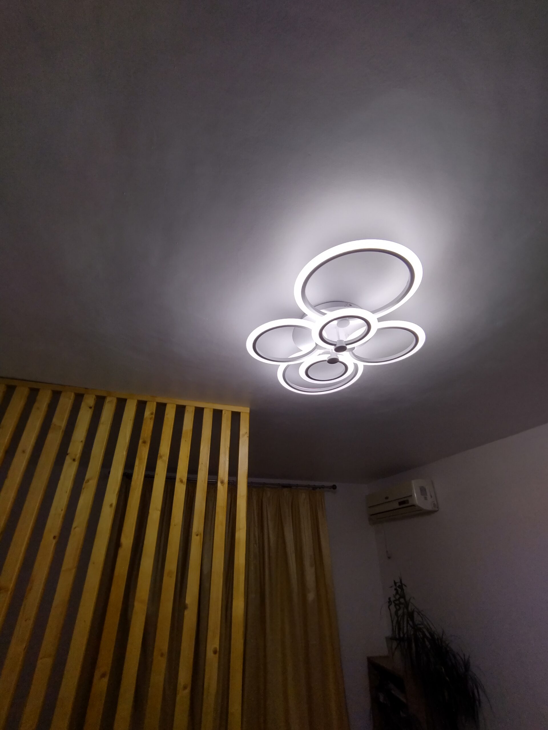 Lustra LED 160W Rings 6, LED inclus, 6 surse de iluminare, Telecomanda, Dimabil, Lumina: Cald, Natural, Rece photo review