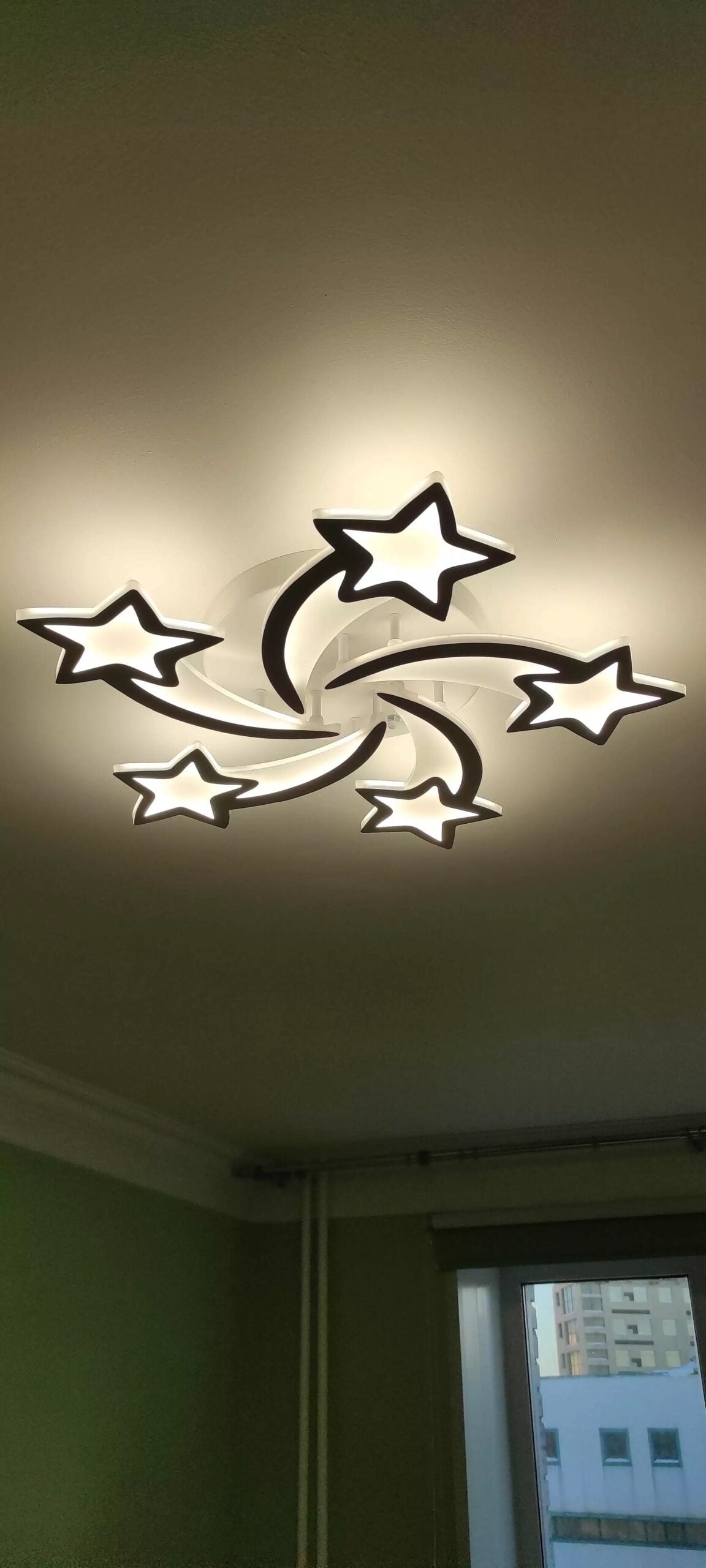 Lustra LED 150W Magic Stars, LED inclus, 5 surse de iluminare, Telecomanda, Dimabil, Lumina: Cald, Natural, Rece photo review