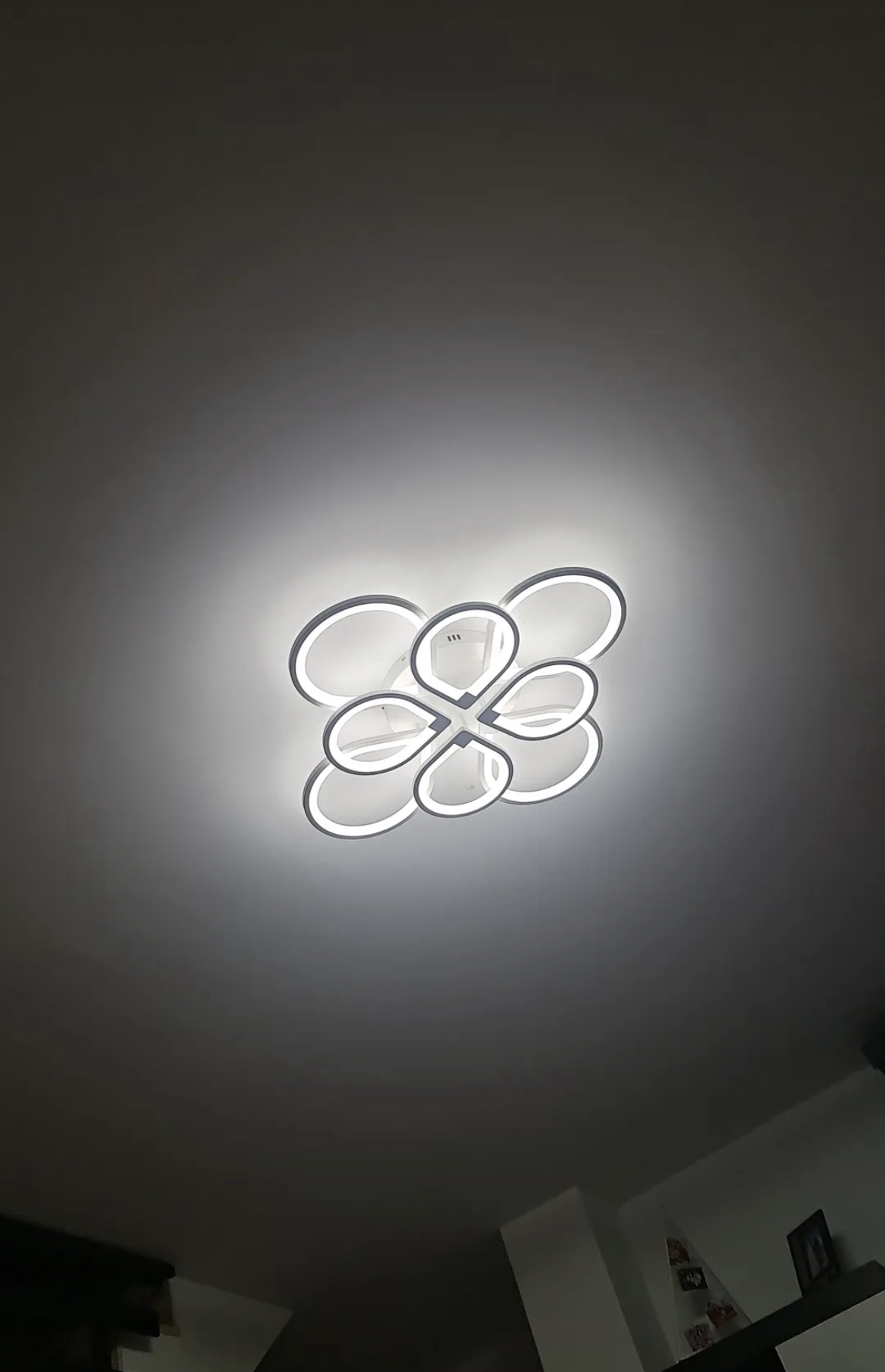 Lustra LED 252W cu Telecomanda Rain Drop Alb photo review
