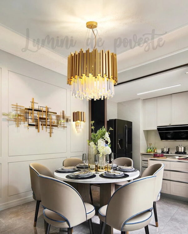 candelabru auriu cu cristale