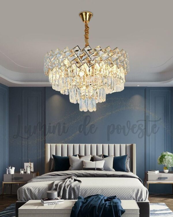 Candelabru LED cu cristale