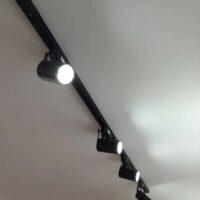 Spot LED 30W pe sina