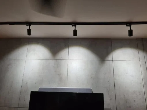 Spot LED 20W pe sina VARNA Negru