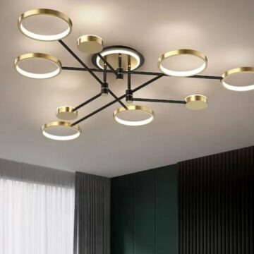 Lustre casa scarii