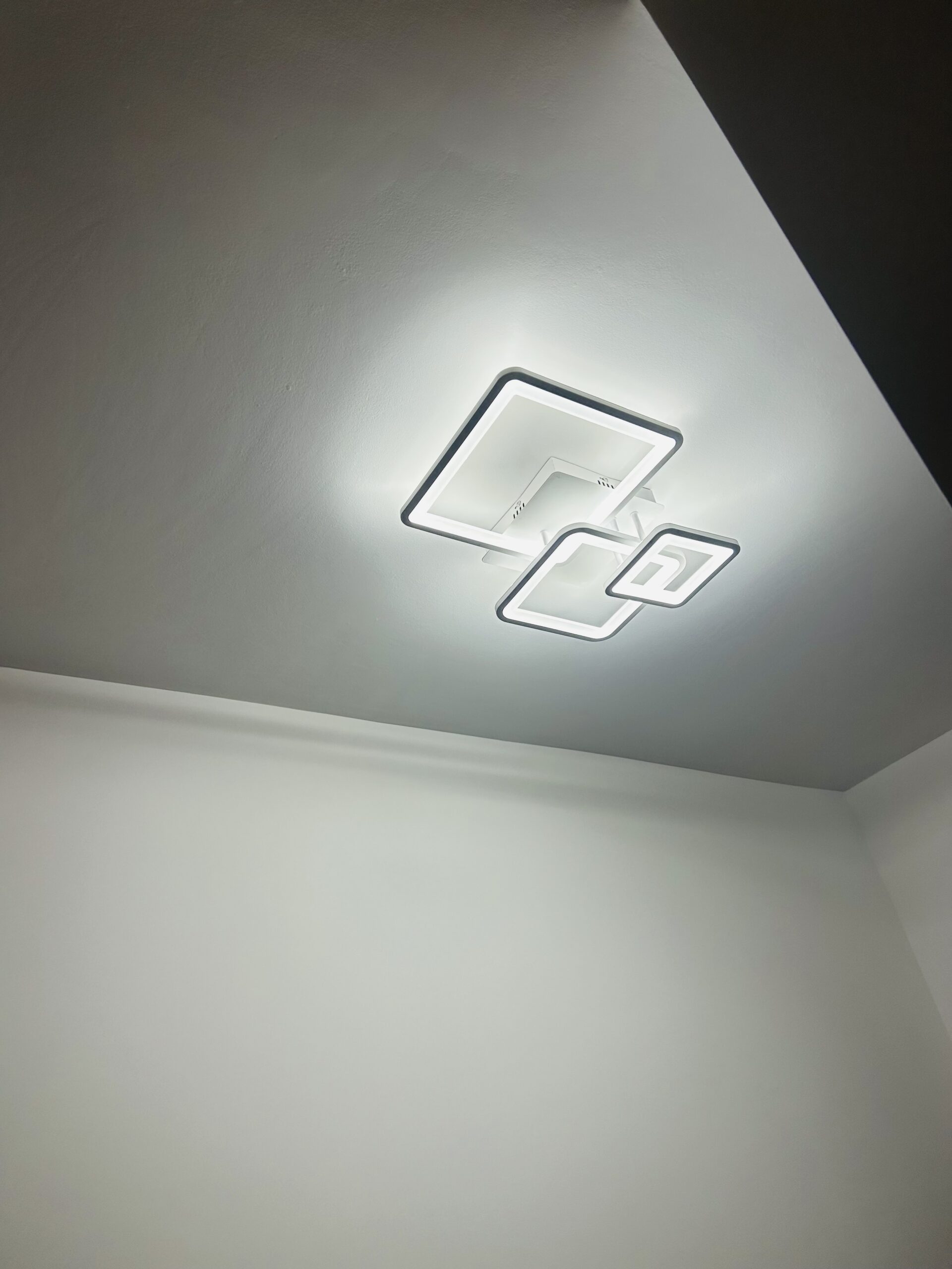Lustra LED 108W Minimalist 3 Square Alb, Telecomanda photo review