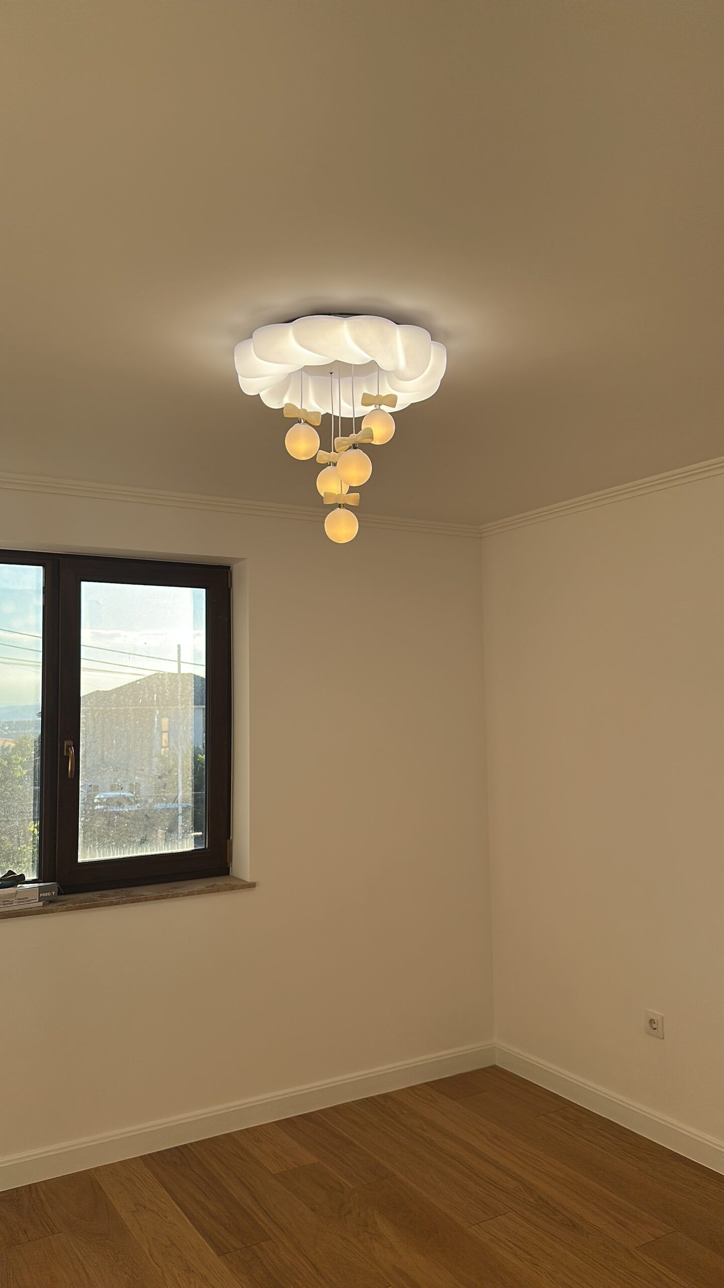 Lustra LED 110W Noris Globe 5 White, Telecomanda photo review