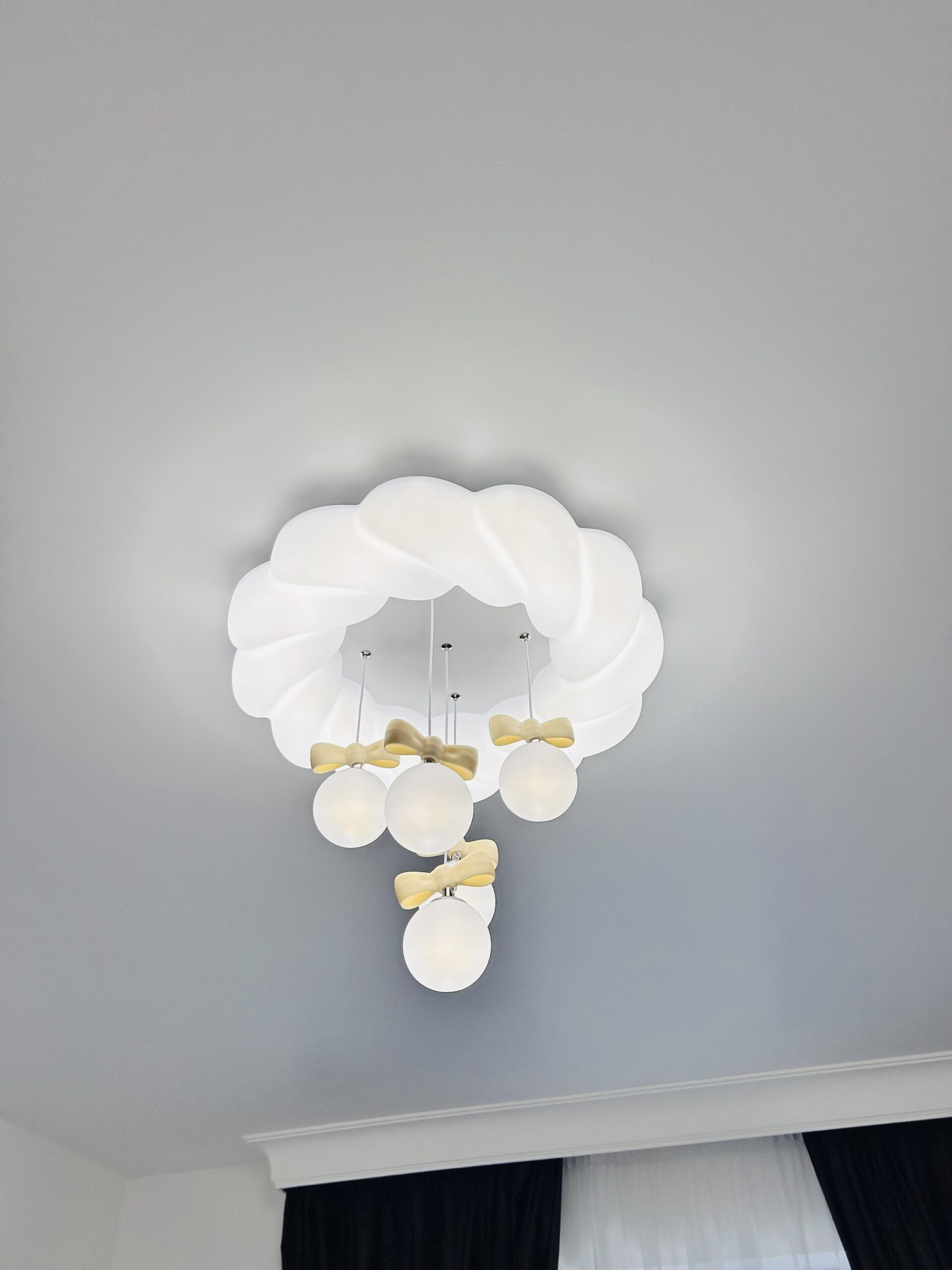 Lustra LED 110W Noris Globe 5 White, Telecomanda photo review