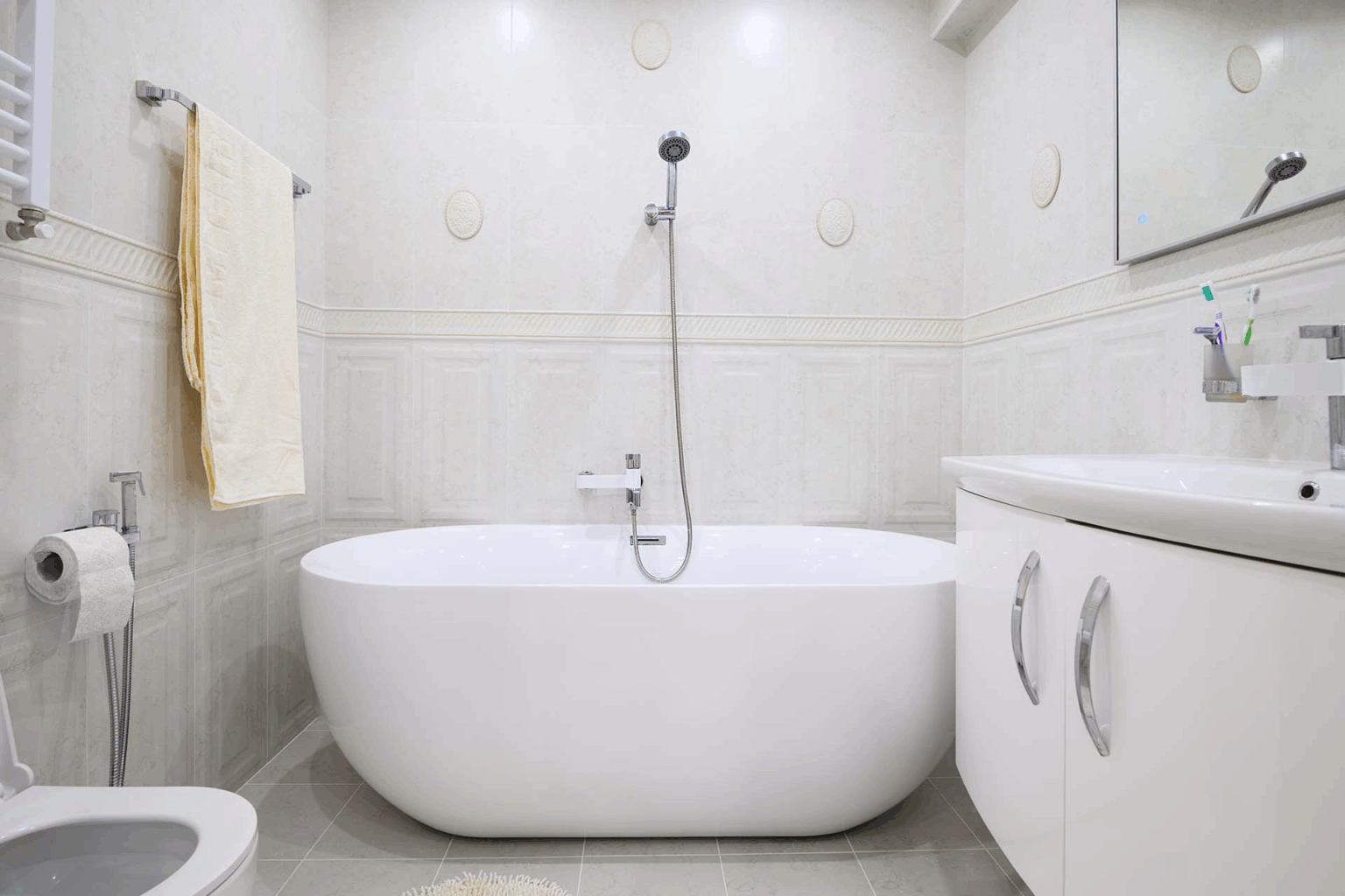 Amenajari bai mici de apartament: poze si idei din care sa te inspiri