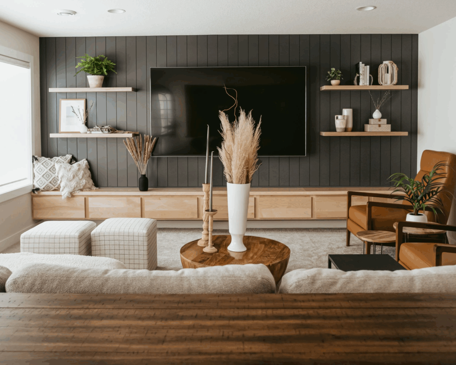 Idei decorare perete living: poze si sfaturi din care sa te inspiri