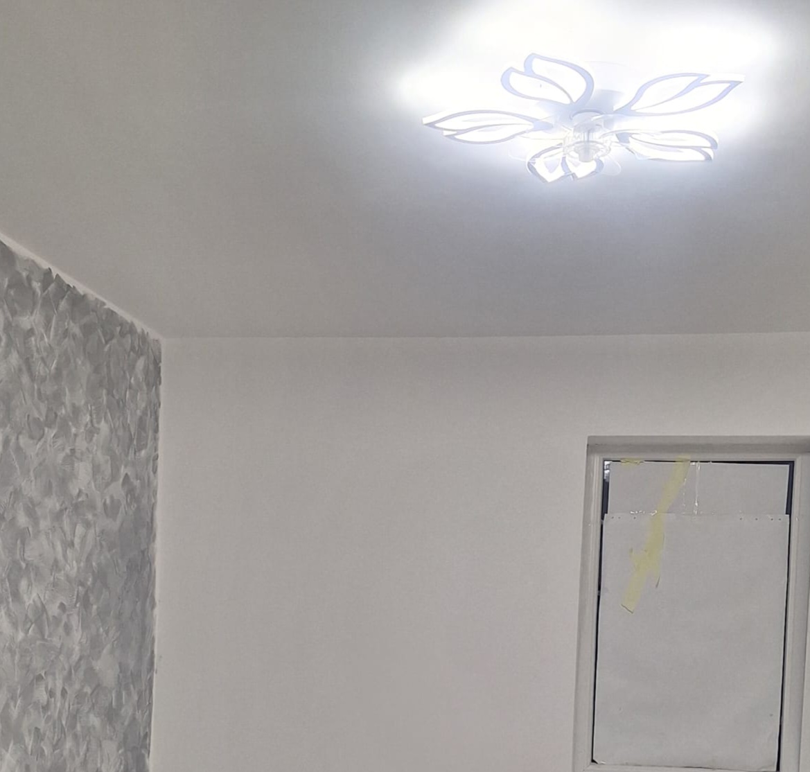 Lustra cu ventilator LED Mini Lily Alba photo review
