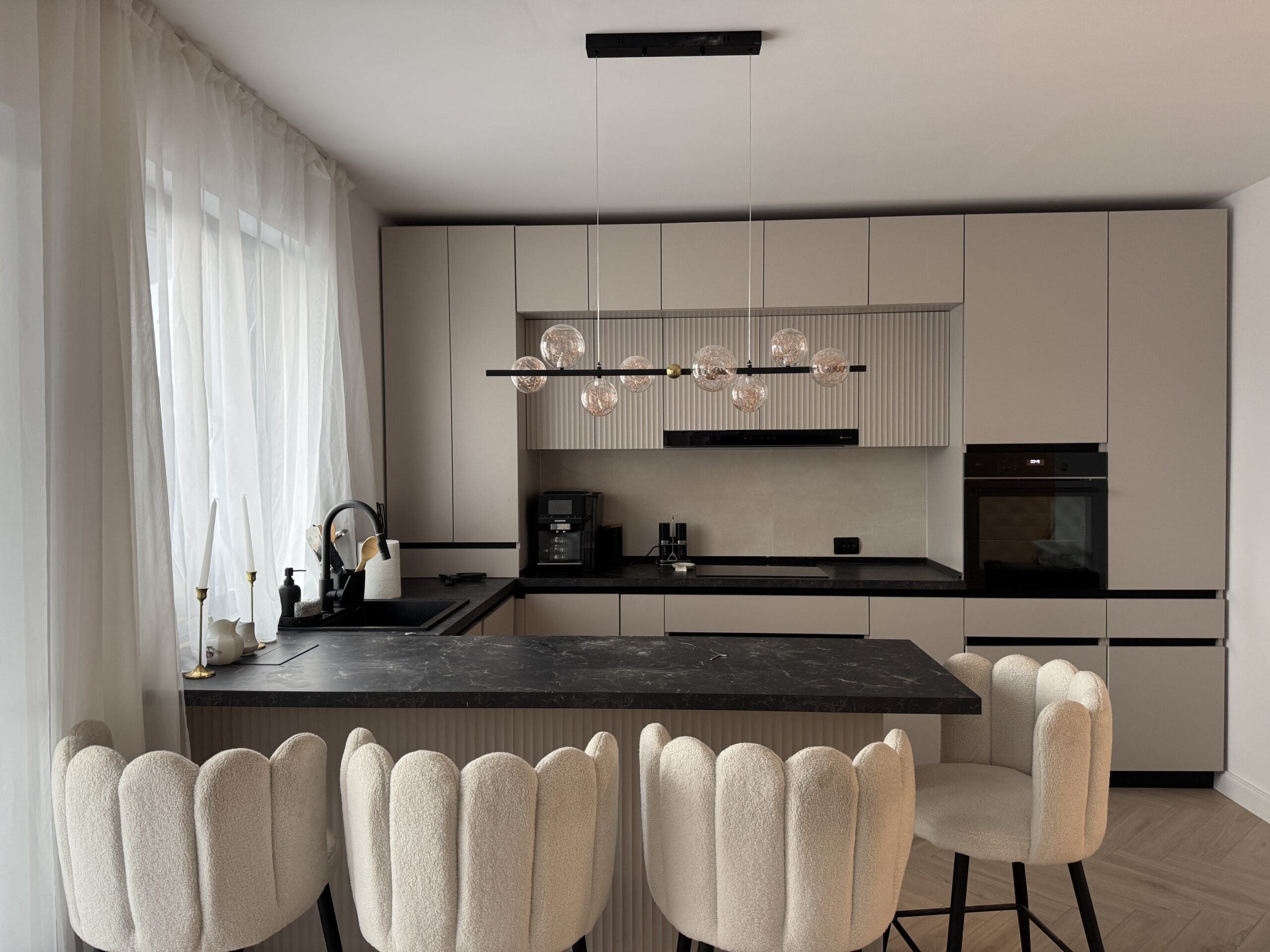 Candelabru LED 64W Magic Bubbles Dining Negru photo review