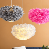 Candelabru cu pene naturale Puff Mini Gri
