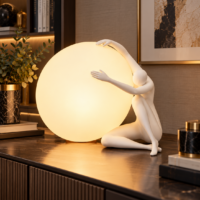 Figurina LED Moon Hug Alb